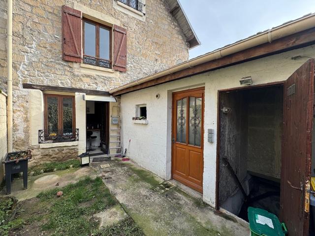 Charmante maison de ville en pierre !
