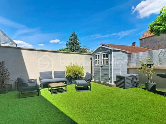 Charmante maison de ville entièrement rénovée avec une grande terrasse de 40 m²