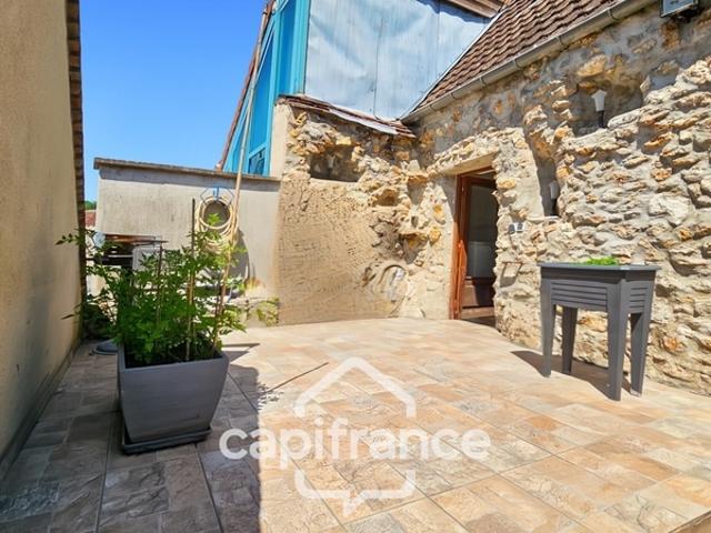 Charmante maison de ville fonctionnelle sur trois niveaux terrasse au calme Idéal famille ou investissement