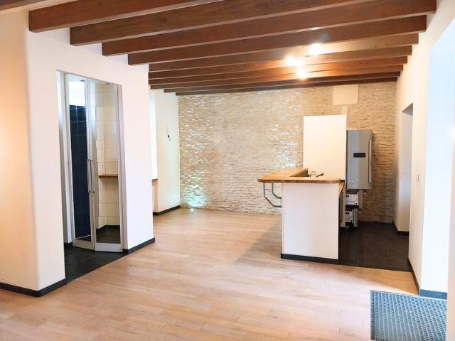 Charmante MAISON DE VILLE idéalement située sur COGNAC