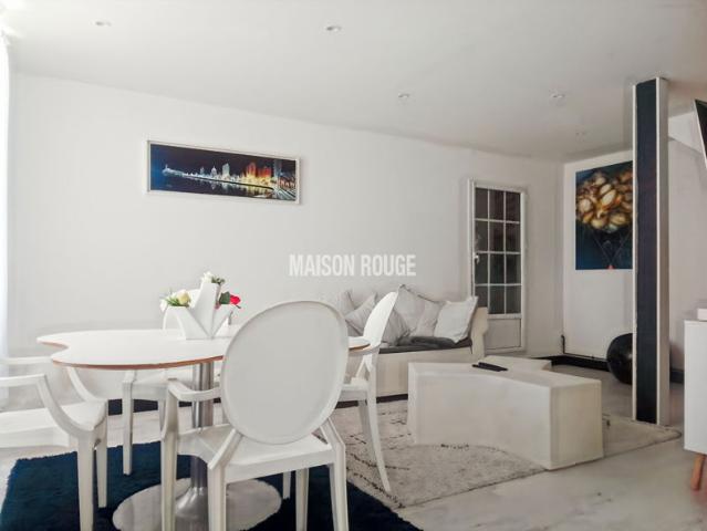 Charmante maison de ville rénovée Garage et jardin clos proche des commodités