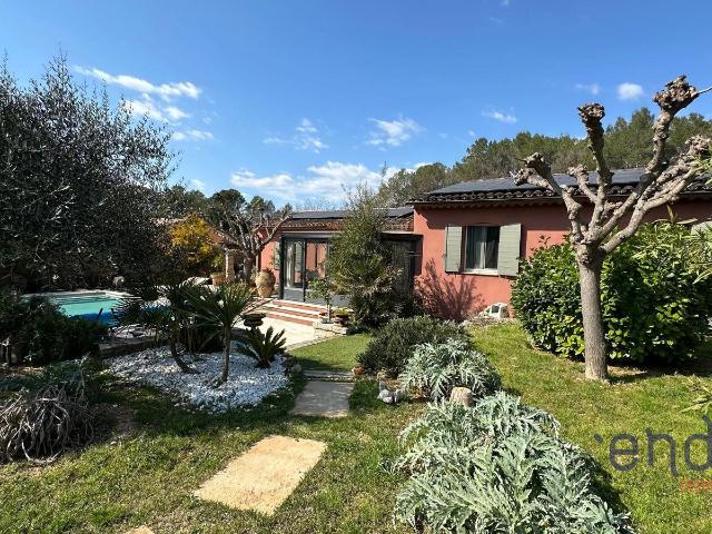 Charmante maison de 140 m2, 3 chambres, piscine, à 1km du c. 140m² Lorgues