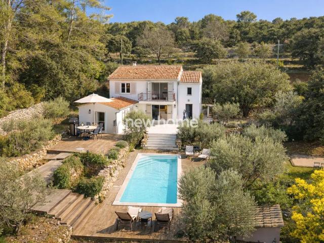Charmante maison de 145 m² au calme et proche du centre de Lorgues
