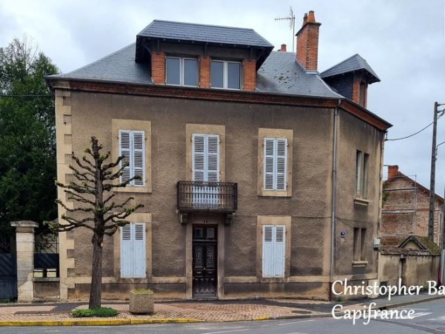 Charmante maison de 188 m² au cœur de Varennes, 4 chambres