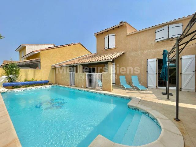 Charmante maison de 130 m2 avec piscine à et garage VIDEO 4K SUR DEMANDE