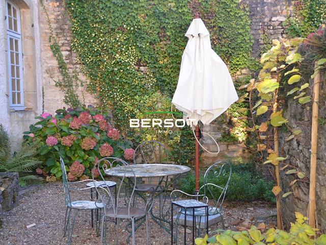 Charmante Maison de 130 m² avec Cheminée et Authenticité à 8 km