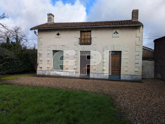 Charmante maison de 2 chambres à Angliers