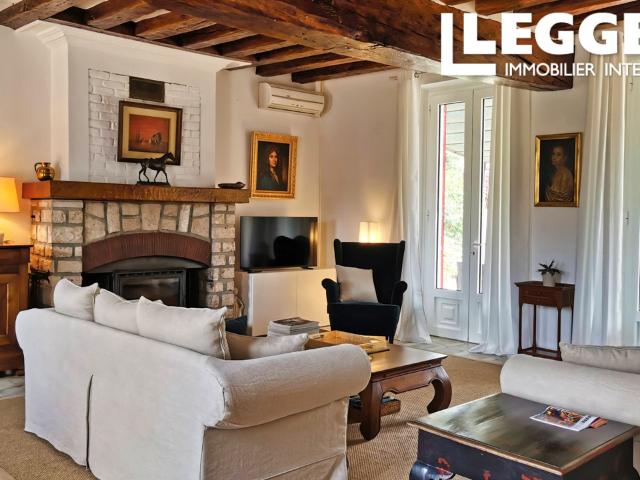 Charmante Maison de 3 Chambres avec Gîte Indépendant, Dépendances, Jardin et Cour – Chabris