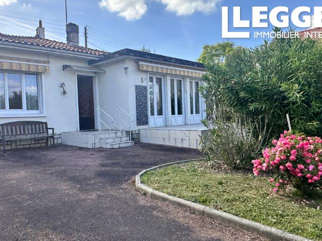 Charmante maison de 3 chambres dans la ville dynamique de Ribérac —à un prix attractif