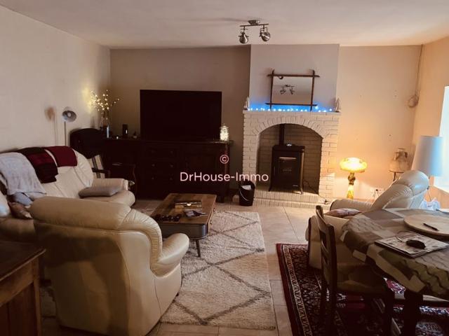 Charmante maison de 3 pièces avec terrasse et garage à CRAON