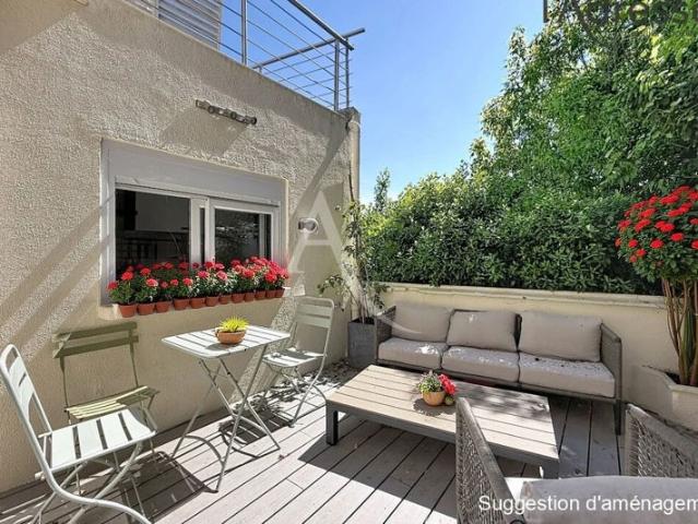 Charmante maison de 45m² terrasse et vue imprenable sur la Tour Eiffel