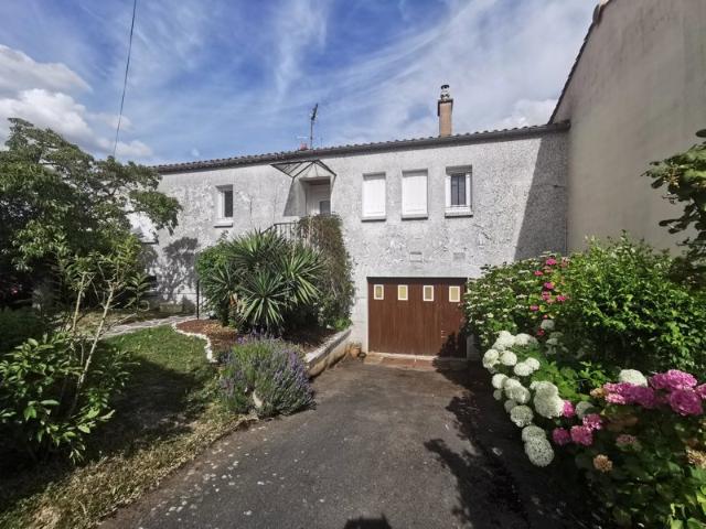 Charmante maison de 90 m² avec 3 chambres à Loudun