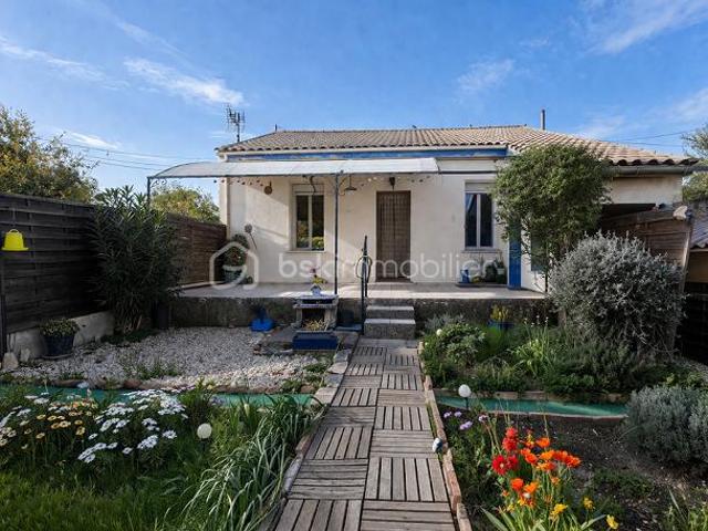CHARMANTE MAISON DES ANNEES 50 DE 79 M² NÎMES
