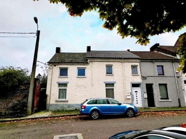 Charmante maison d'habitation 3 façades avec cour