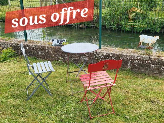 Charmante maison en brique au bord de l'eau – Proche mer et commerces