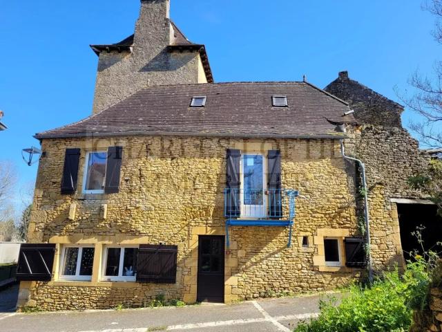 Charmante maison en pierre à Marminiac, 80 m² Située au coeu. 80m² Marminiac