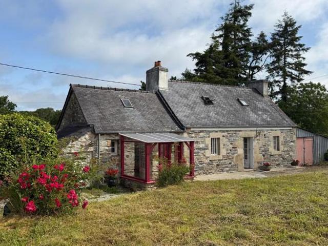 Charmante maison en pierre à rénover – Un havre de paix en pleine campagne de Plougonven