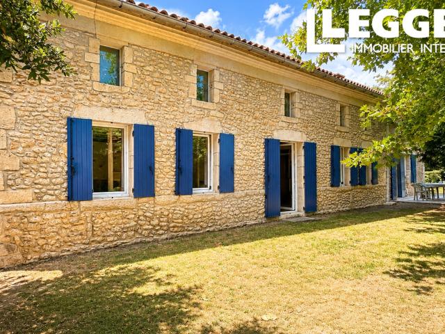 Charmante maison en pierre avec dépendance