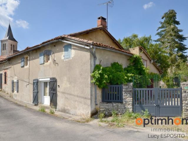 Charmante maison en pierre avec dépendance à rénover – Cœur de Saint Laurent de Céris Charente ✨