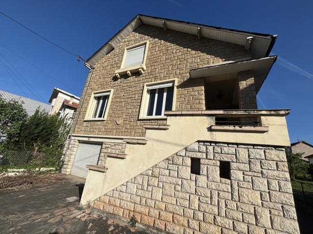 Charmante Maison en Pierre avec Grand Atelier et Jardin Quartier des Rosiers