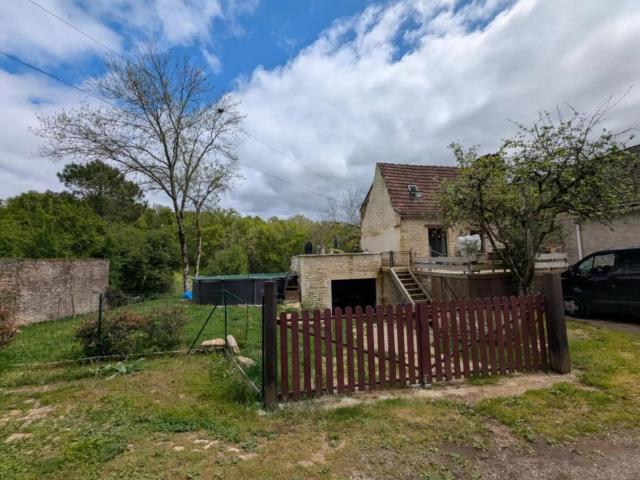 Charmante Maison en Pierre avec Pigeonnier et Piscine – Dégagnac