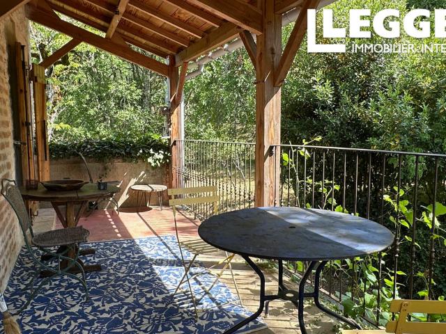 Charmante maison en pierre avec piscine, 4,3 hectares et intimité totale – à 10 minutes de Prayssac