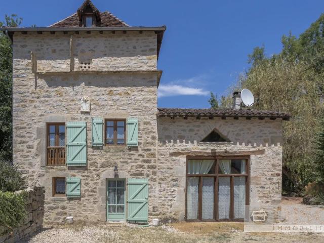 Charmante maison en pierre avec piscine et jardin privé de 2. 103m² Varen