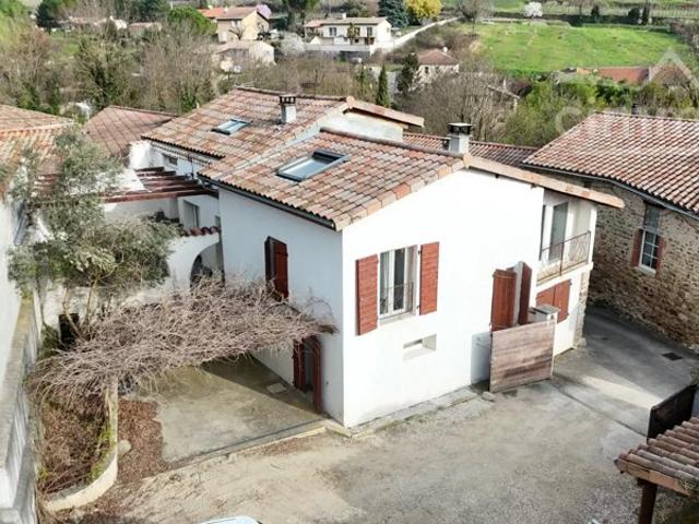 Charmante maison en pierre avec terrasse, garage et cave – 96,51 m²