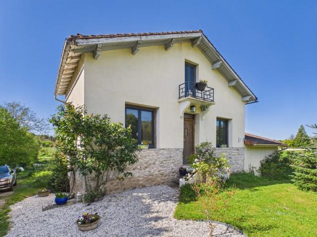 Charmante maison en pierre avec un terrain de 6 000 m² 110m² Piégut Pluviers