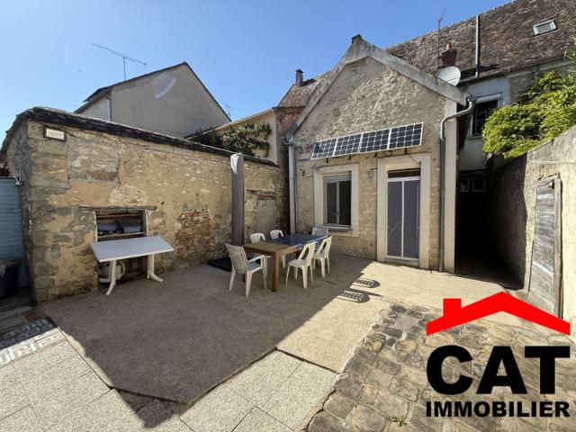 Charmante maison en pierre avec vue sur la Seine – Fort potent