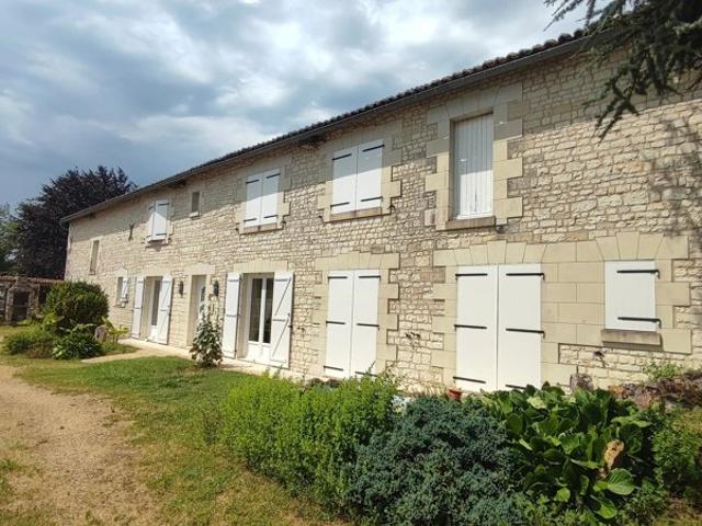 Charmante maison en pierre de 180 m² à Loudun