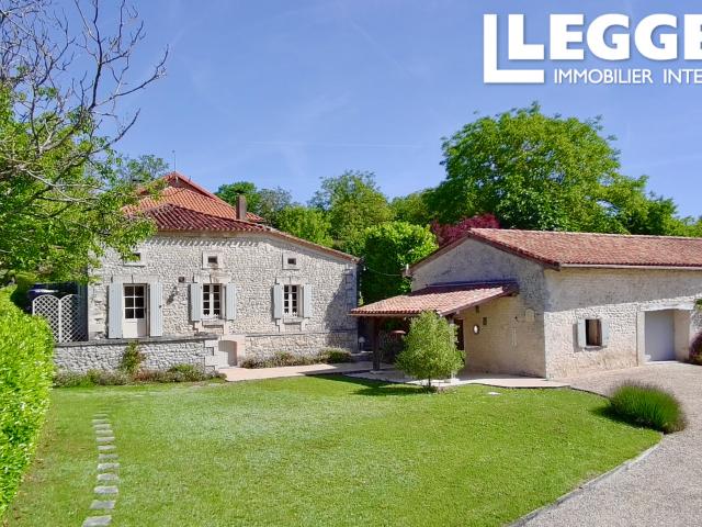Charmante maison en pierre, grange, jardin, cadre calme avec de belles vues sur la campagne environnante