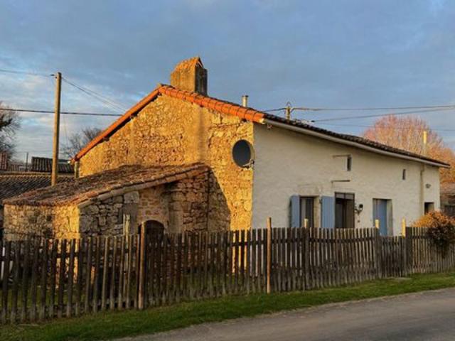 Charmante maison en pierre rénovée avec jardins