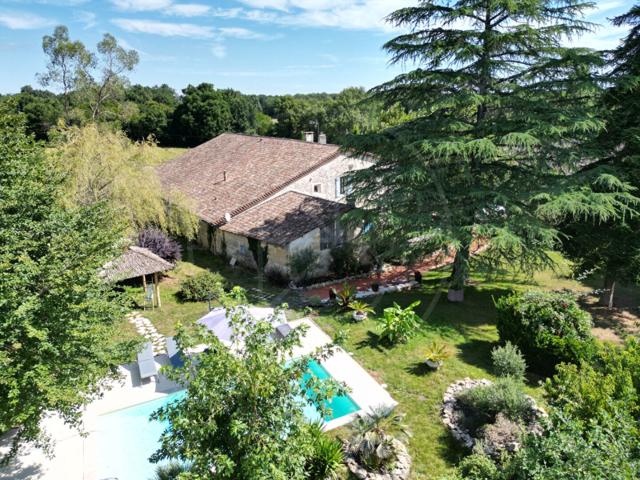Charmante maison en pierre rénovée 319m² Créon