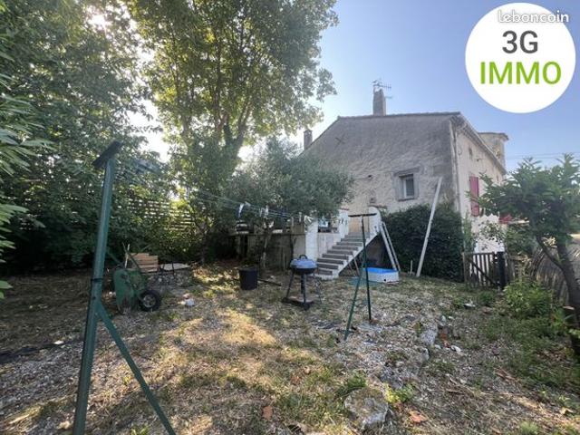 Charmante maison en pierres avec jardin arboré, terrasse sans vis à vis et grand sous sol