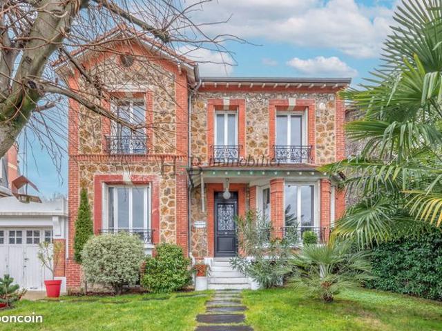 Charmante maison enghiennoise à 250 mètres du lac