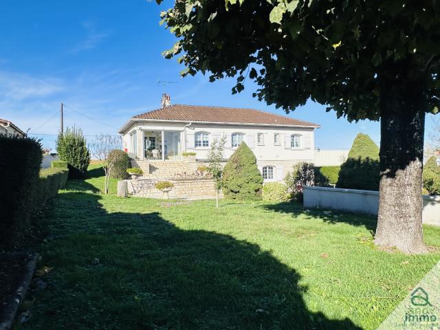 Maison 5 chambres Double habitation possible Piscine Double garage Châteauneuf Châteauneuf