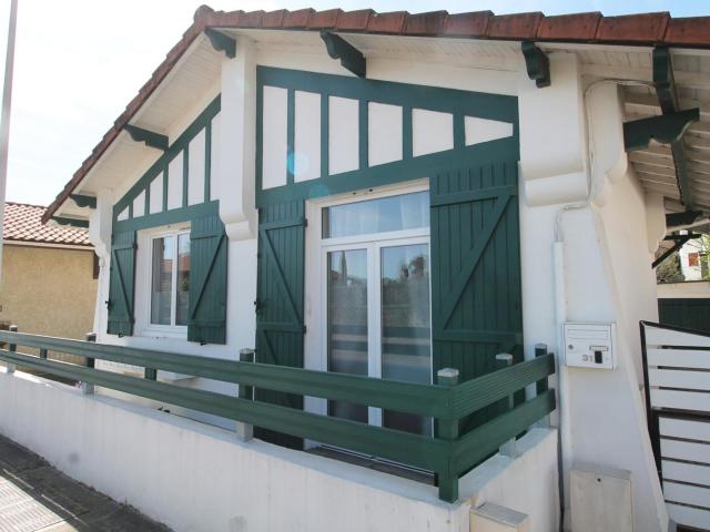 Charmante Maison Familiale avec Jardin Arboré