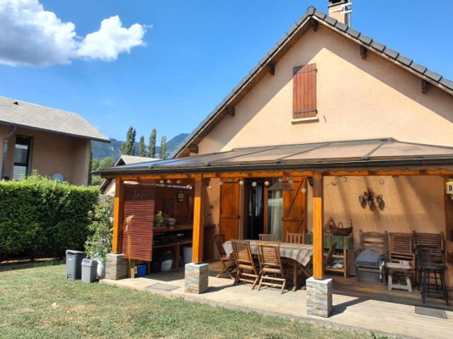 Charmante maison familiale avec jardin et environnement calme