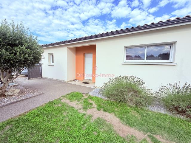 Maison familiale avec jardin paysagé et piscine – Brach