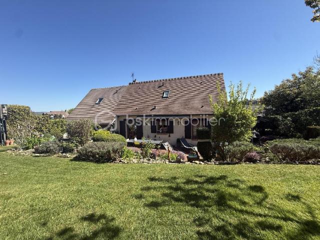 Charmante maison familiale avec vie de plain pied et jardin soigné – Beaumont en Auge