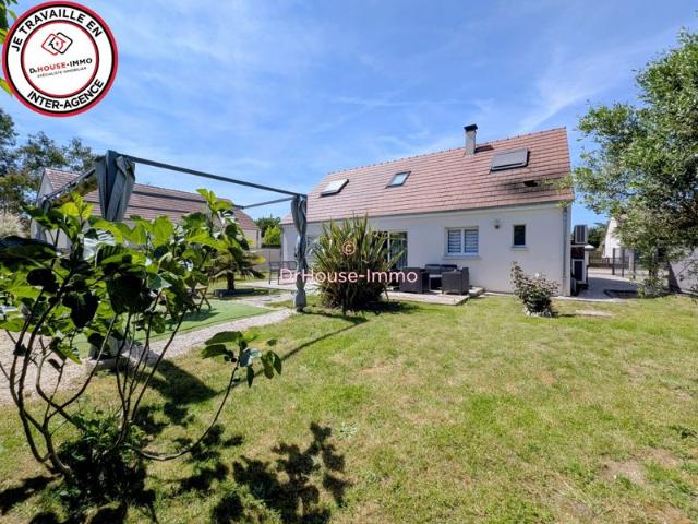 Charmante maison familiale de 5 pièces avec jardin paysager à vendre à Meung sur Loire
