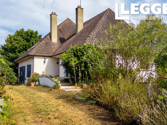 Charmante maison familiale de 6 chambres avec jardin et double garage