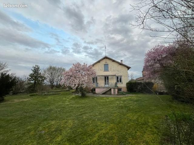 CHARMANTE MAISON FAMILIALE de 140 M² sur 1768 M² avec sous sol