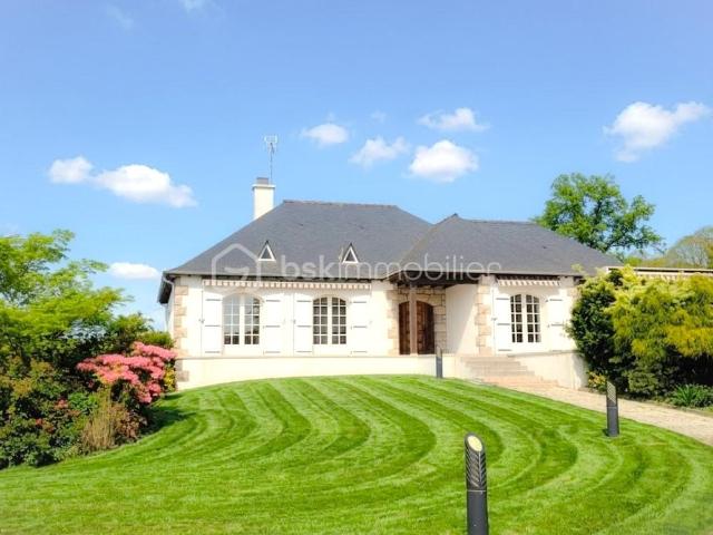 CHARMANTE MAISON FAMILIALE DE 168 M² CHÂTILLON EN VENDELAIS