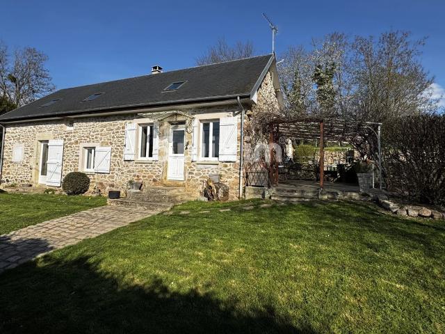 Charmante maison familiale en pierre à Avallon avec piscine 158m² Avallon