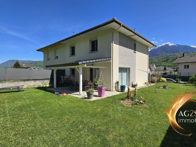 Charmante maison jumelée de 2015 dans secteur très agréable