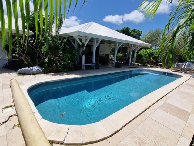 Charmante maison récente avec piscine sur 1100 m² de terrain