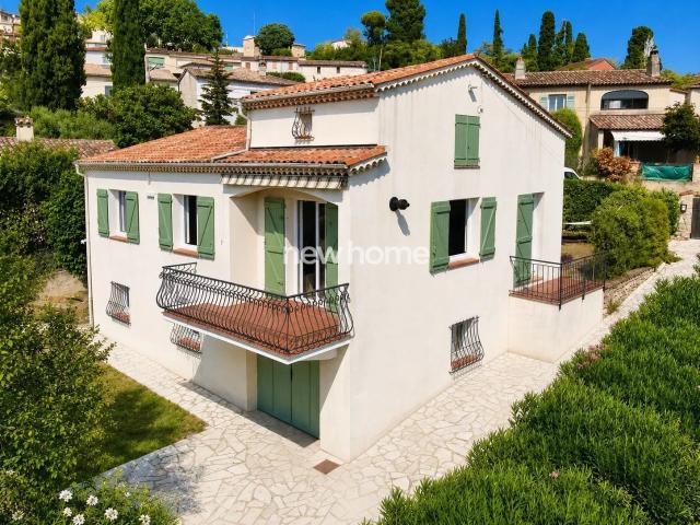Charmante maison rénovée à Fayence, à pied du village