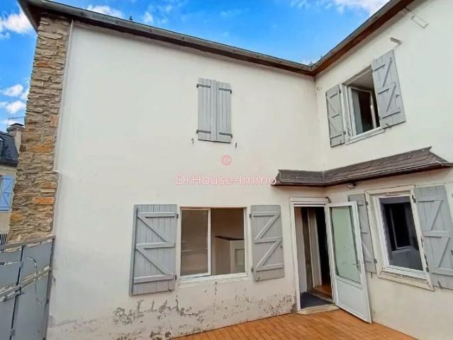 Charmante maison rénovée au cœur du village de Moumour